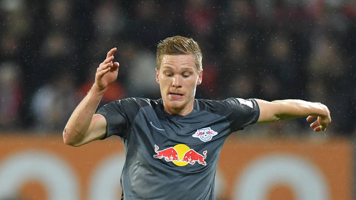 LINKE VERTEIDIGUNG - MARCEL HALSTENBERG: Bissig im Zweikampf, bereit für viele Läufe. Steht gegen Arjen Robben und Joshua Kimmich aber vor einer großen Herausforderung. Kann vermutlich kaum Akzente nach vorne setzen