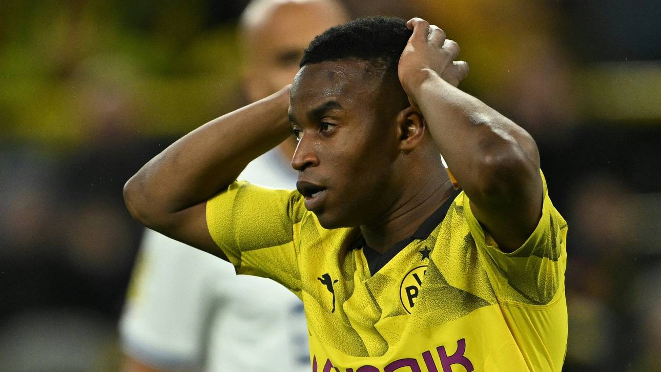 Pokal in Stuttgart: BVB verliert Moukoko früh