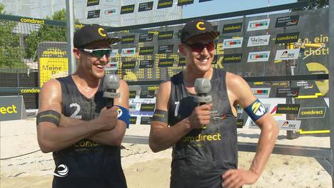 Die Brüder David und Bennet Poniewaz ziehen mit ihrem Sieg gegen Winter/Zemljak ins Halbfinale und sprechen im Interview über ihre Strategie gegen die Hitze.