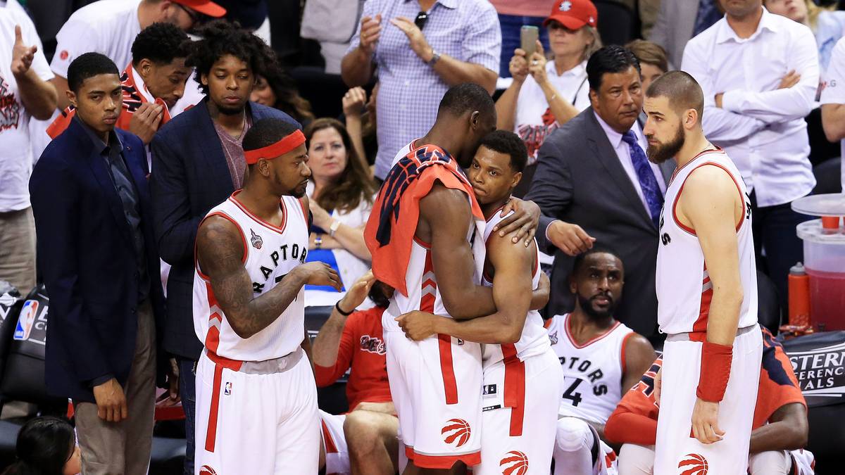 Den Playoff-Fluch haben die Raptors beendet, im Conference Final gegen die Cavs zogen sie aber klar den Kürzeren. Der Verlust von Bismack Biyombo tut defensiv weh, doch DeMar DeRozan blieb. Im Draft kam der Österreicher Jakob Pöltl. Toronto bleibt die zweite Kraft im Osten