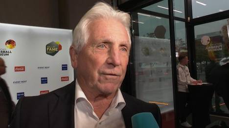 Die Deutsche Nationalmannschaft hatte einen schwierigen Start in die WM-Qualifikation. Lahm und Buchwald bleiben dennoch gelassen - Klaus Fischer hat hinsichtlich der WM aber Zweifel.