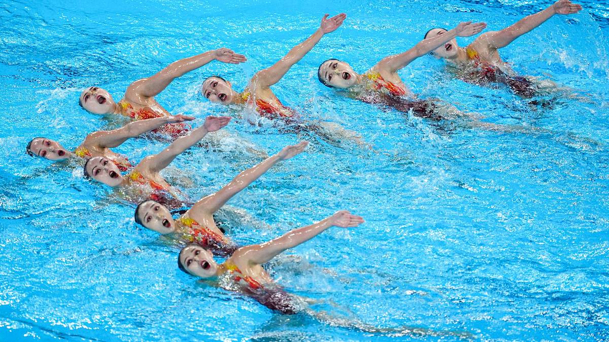 Alle in eine Richtung - das ist beim Synchronschwimmen, hier mit Team China, wichtig