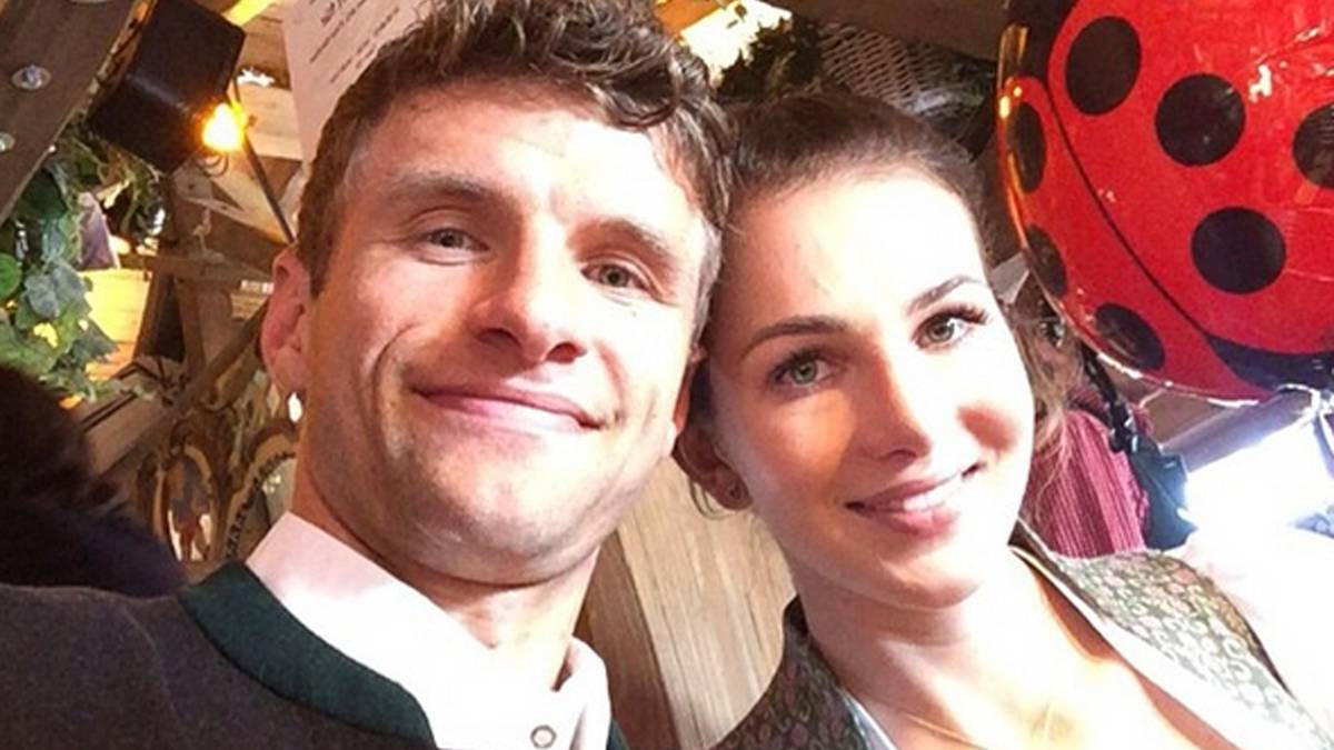 Auch wenn Lewandowski Thomas Müller als Tormaschine des FC Bayern gerade abgelöst hat, lässt sich der bayerische Jung die Laune nicht verderben