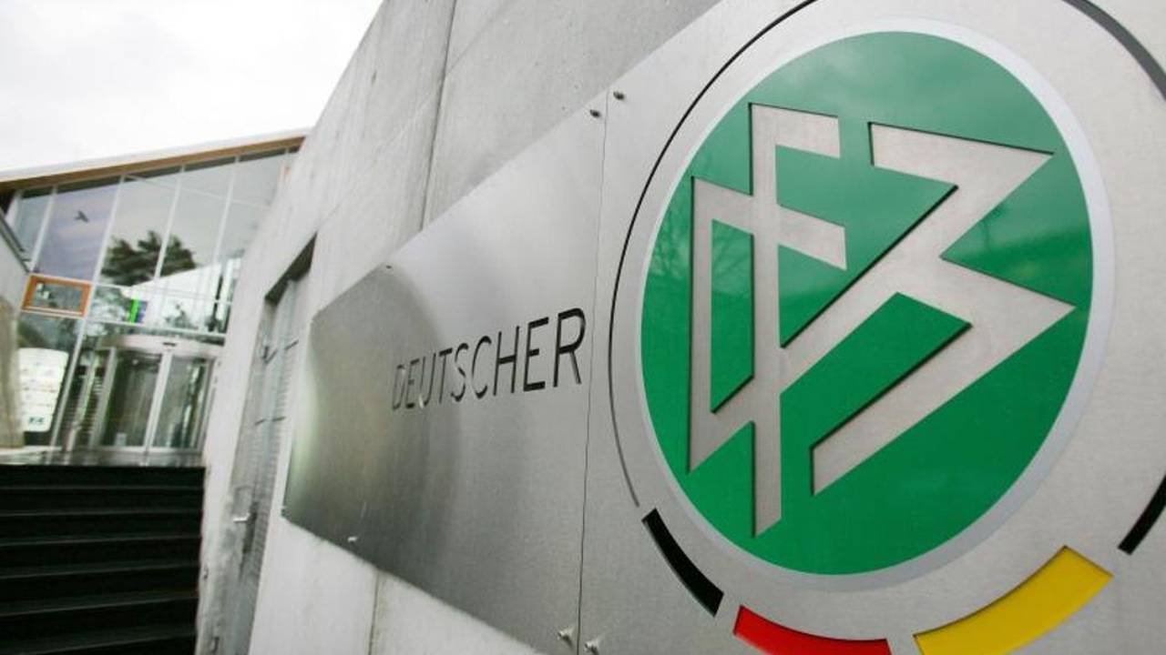Newsflash: DFB sichert sich gegen Corona ab