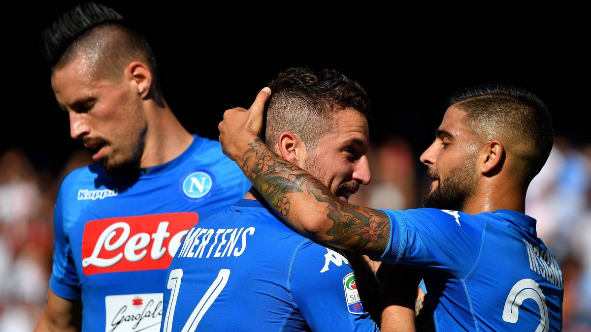 Formte Insigne, Mertens, Callejon und Hamsik. Bekam eine der gefährlichsten Angriffsreihen Europas. Kaum eine Mannschaft schießt so viele Tore. Ihr Trainer wurde kürzlich von Pep Guardiola geadelt. Neapel und Sarri: bereit für alle Arten von Überraschungen