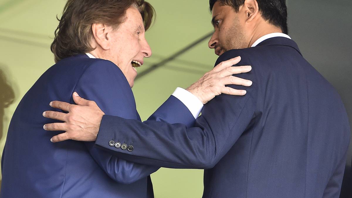 Dieses Detail ist insofern bedeutsam, weil der Bayern-Star Zahavi (li. im Bild) offensichtlich extra deshalb angeheuert hat, um einen Transfer voranzutreiben. Lewandowski bestreitet das später