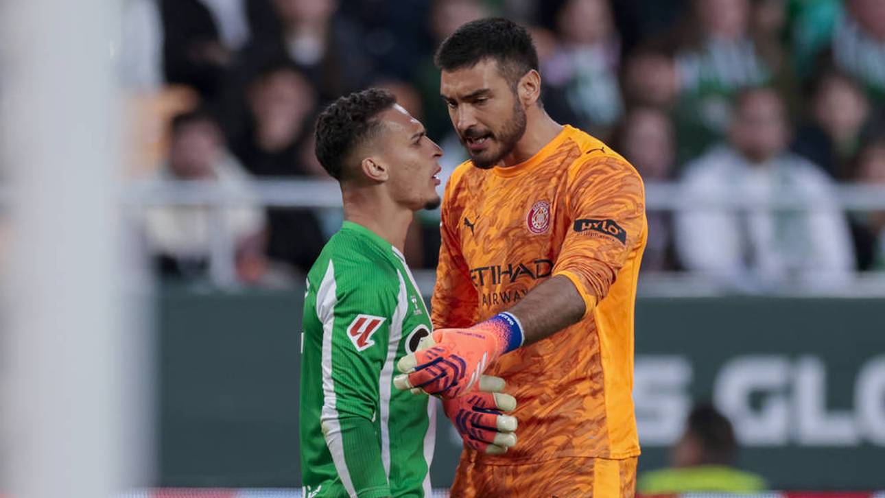 Antony (l.) sah gegen Girona die Rote Karte