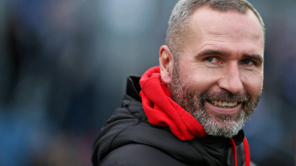 Ansonsten hat sich Walter schon mit der Rolle des Gejagten angefreundet. "Wir sind gerne Favorit - ich war die ganzen Jahre davor kein Favorit", sagt Walter, der mit Holstein Kiel 2018 in der Relegation den Aufstieg verpasste. Mit dem VfB will er nun möglichst direkt hoch