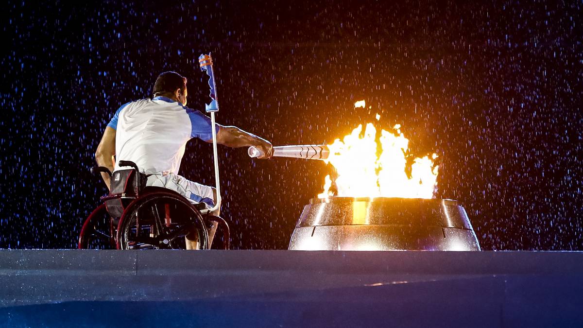 Clodoaldo Silva entzündet schließlich das Feuer