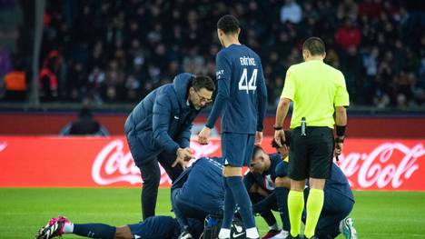 Bayerns Champions-League-Gegner PSG fährt einen knappen Sieg mit zwei Traumtoren ein. Renato Sanches verlässt unter Tränen den Platz.