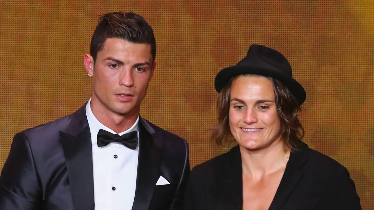 Nadine Angerer wurde 2013 Weltfußballerin des Jahres (bei den Männern: Cristiano Ronaldo) FIFA Ballon d'Or Gala 2013