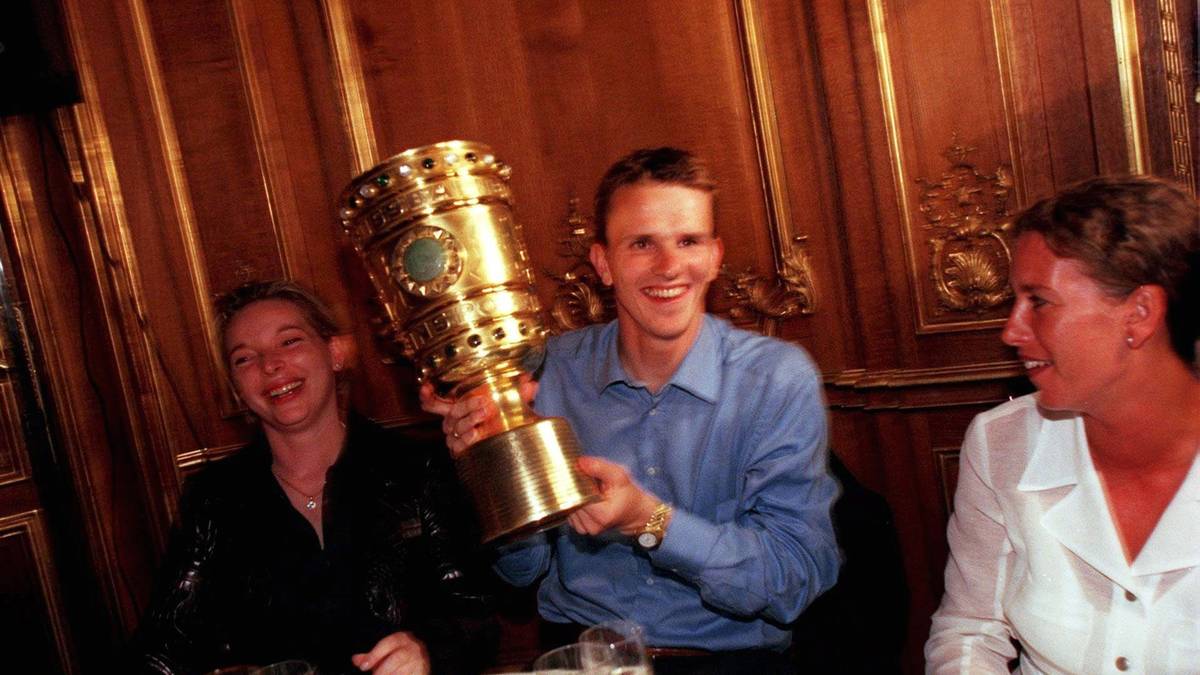Auch Karl-Heinz Rummenigge ließ kein gutes Haar am Ex-Spieler, der in München zwei Mal Deutscher Meister wurde und sowohl den UEFA-Cup als auch den DFB-Pokal gewann.  "Der ist mir keinen Satz wert", sagte der Bayern-Boss bei SPORT1