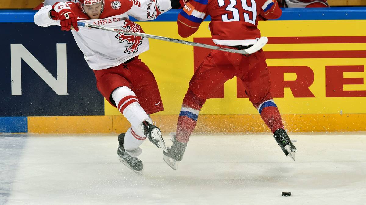 Die Dänen haben dem Ansturm der Gastgeber wenig entgegen zusetzen und werden des Öfteren von der Wucht des russischen Teams etwas aus dem Gleichgewicht gebracht