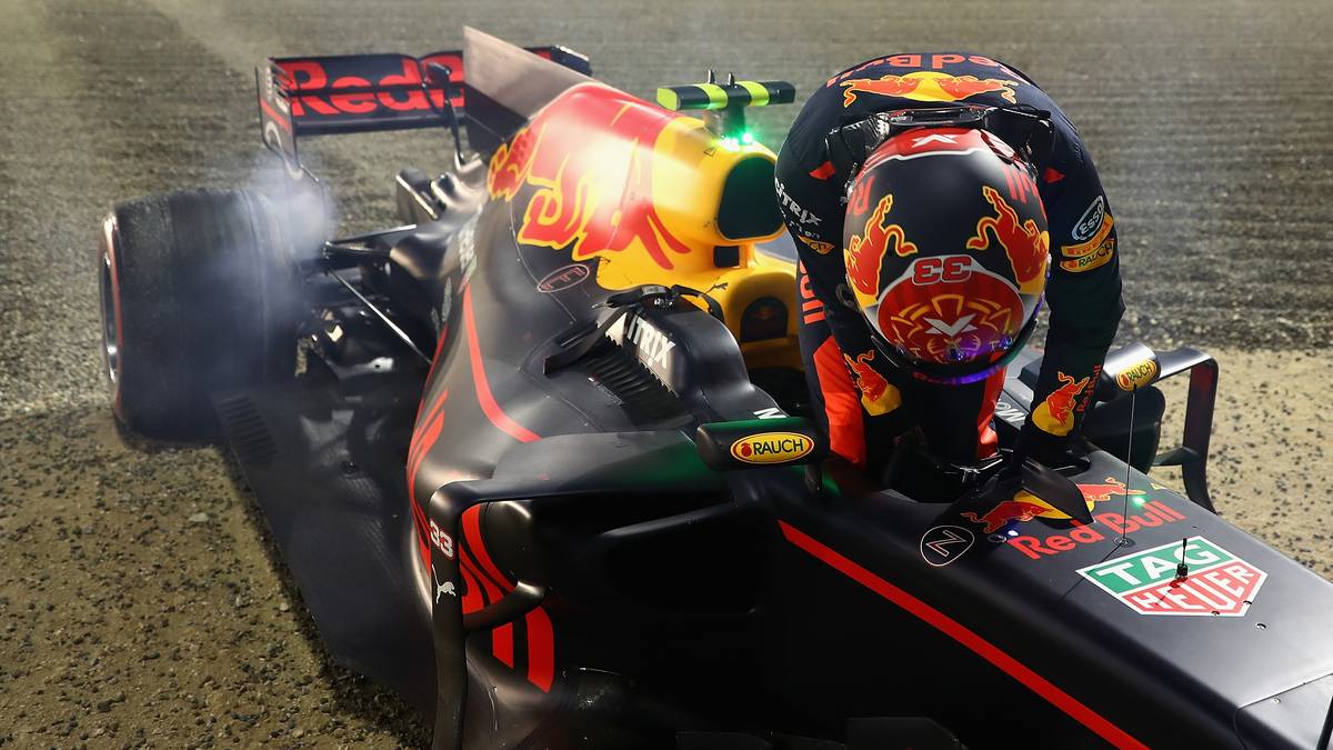 Carlos Sainz jr. (Renault) und Max Verstappen (Red Bull) stehen bei sieben Ausfällen. Kommt Alonso ins Ziel und mindestens einer der "Verfolger" scheiden aus, hat der Spanier wenigstens noch einen Leidensgenossen