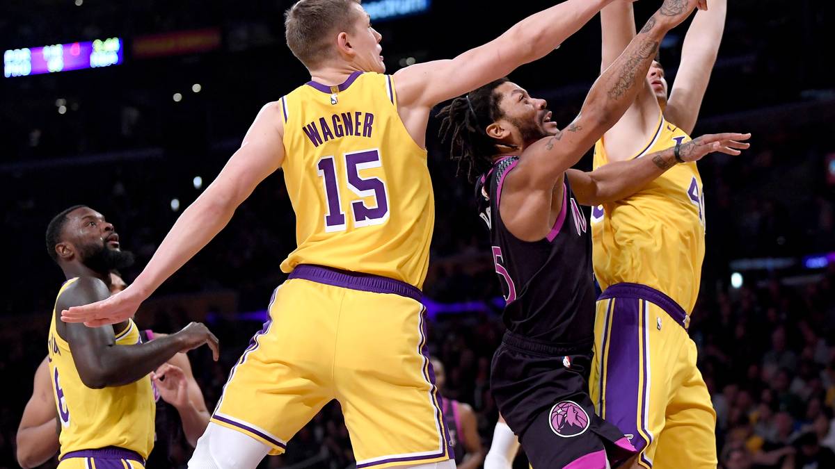 Demnach traden die Lakers das Trio zu den Washington Wizards, um mehr Raum für einen weiteren Max-Contract zu schaffen. Anthony Davis war zuletzt mit einem historischen Trade von den New Orleans Pelicans nach Los Angeles gekommen