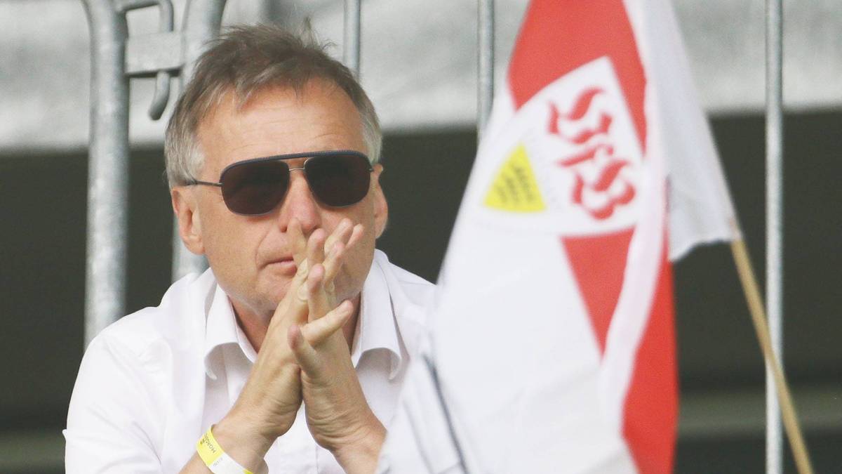 VfB Stuttgart: Dafür wechselt Bayerns bisheriger Kaderplaner Michael Reschke zum VfB. Er übernimmt dort den Posten als Sportvorstand vom entlassenen Jan Schindelmeiser und wird damit der Hauptverantwortliche für den gesamten sportlichen Bereich