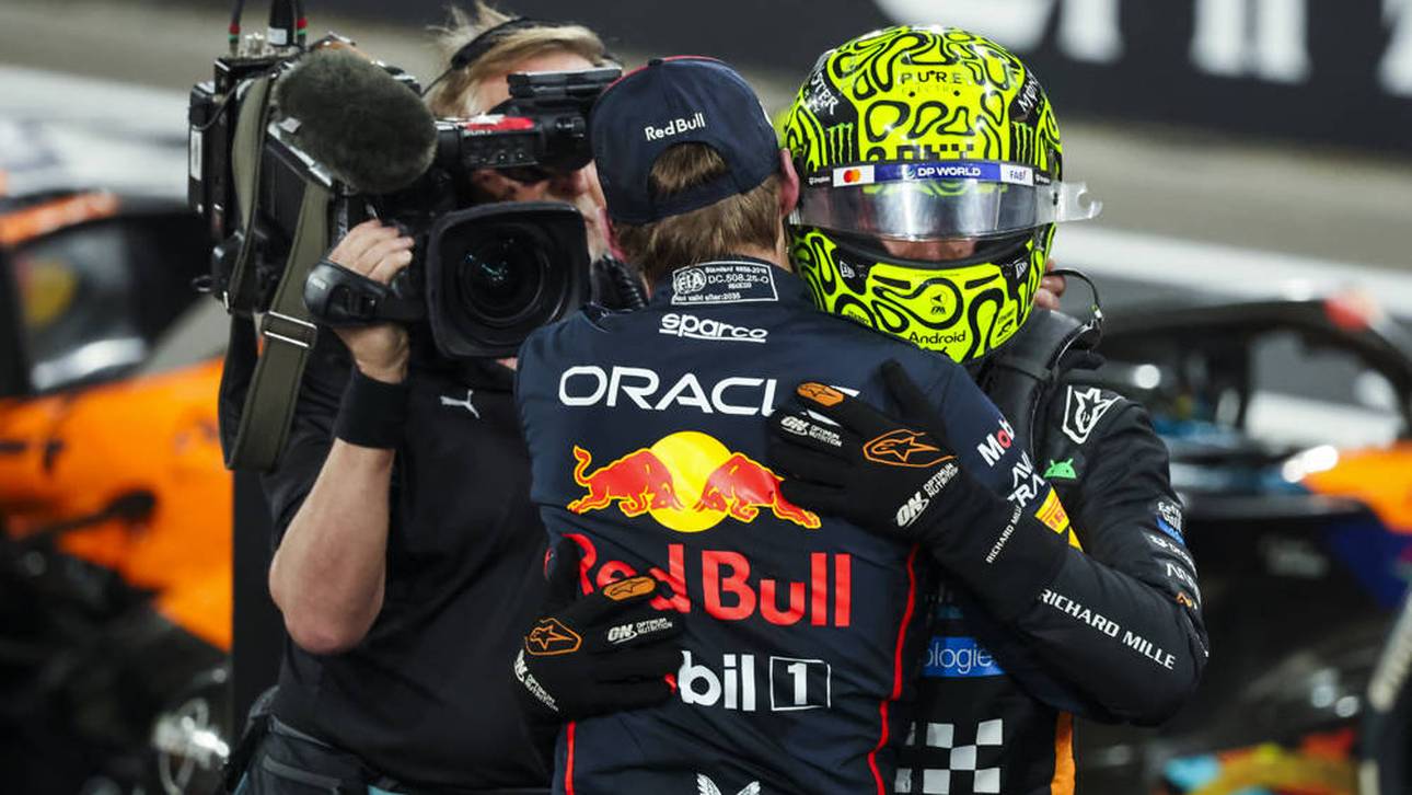 Max Verstappen (l.) gratuliert Lando Norris zum Weltmeister-Titel
