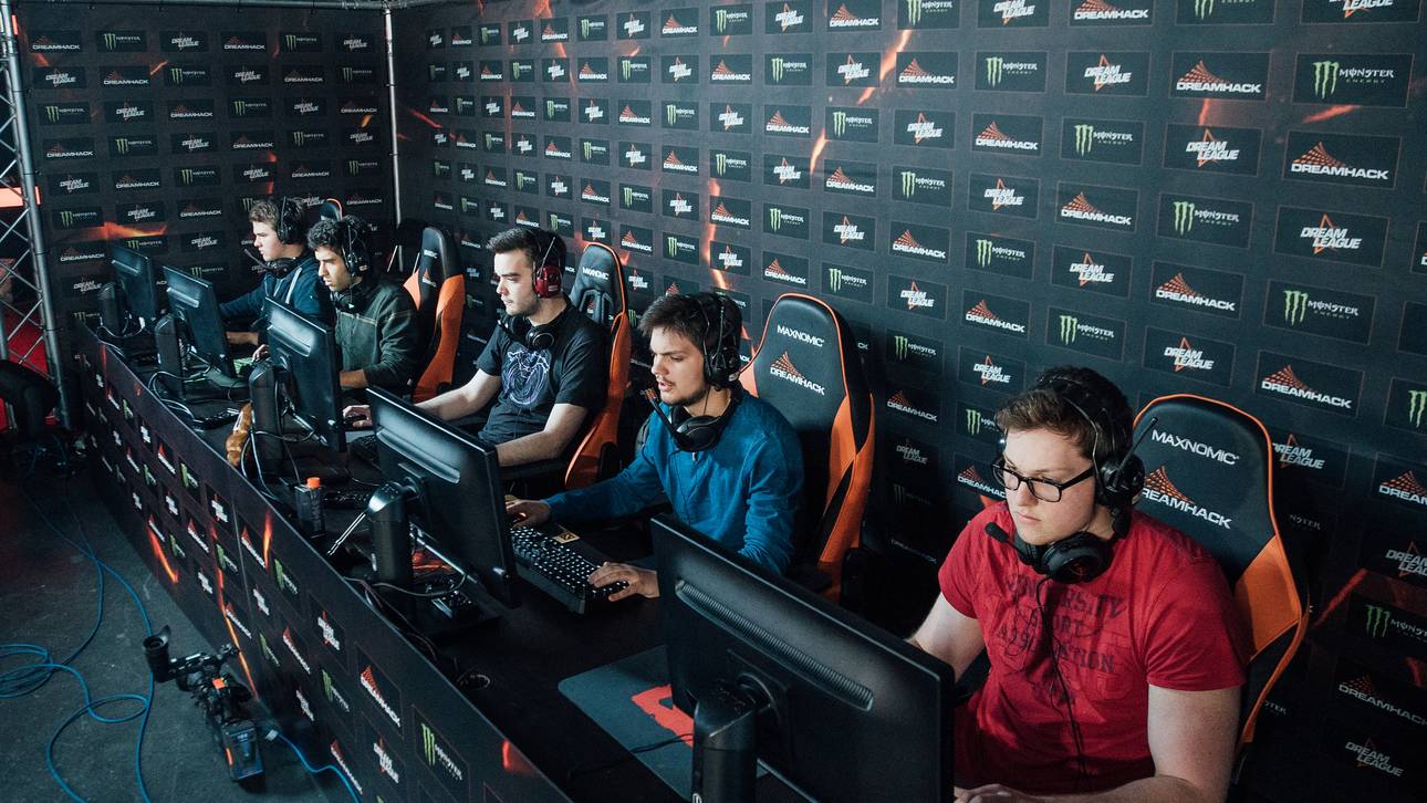 qojqva führt sein Team zum TI6