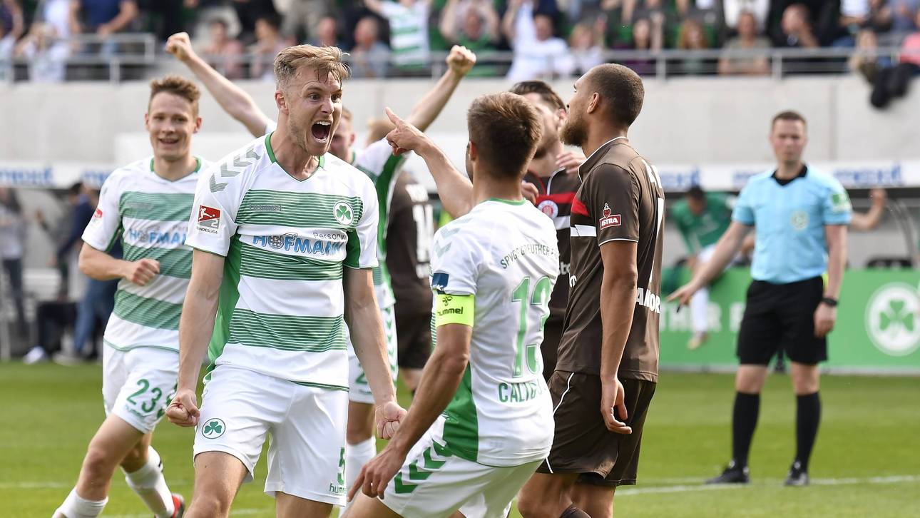 Fürth mit Last-Minute-Sieg