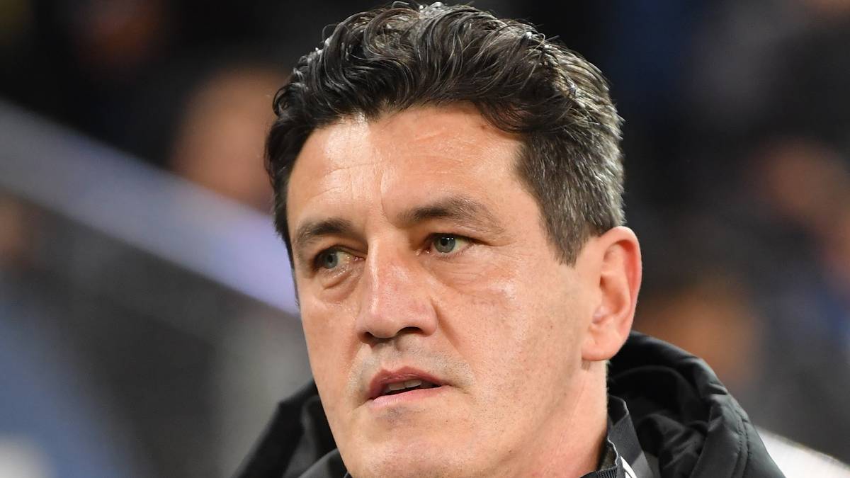 Für Sportdirektor Jens Todt würde der Klassenerhalt an ein "mittelgroßes Wunder" grenzen. Auch er weiß, dass in dieser Saison wohl mindestens 32 Punkte vonnöten sein werden, um zumindest den Relegationsplatz zu erreichen. Kann der HSV das in den letzten neun Spielen noch schaffen? SPORT1 gibt eine Prognose für das Restprogramm ab