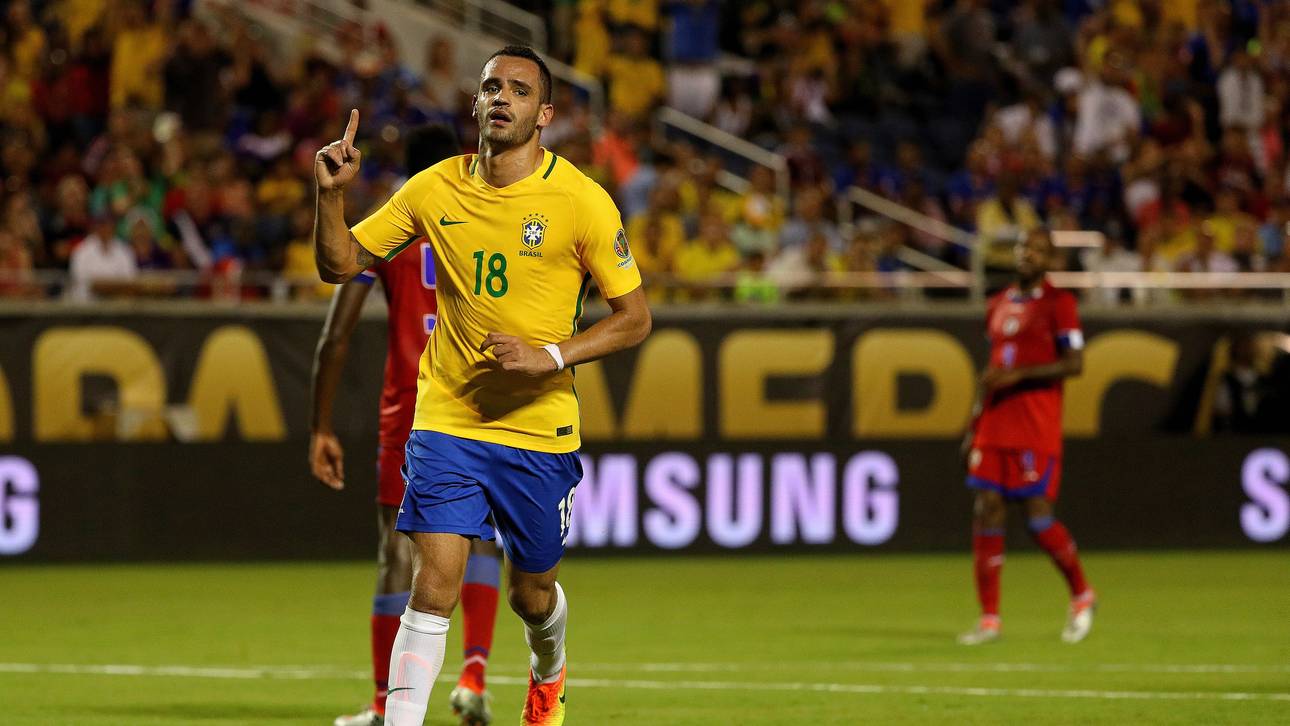 Renato Augusto im Trikot der brasilianischen Nationalmannschaft