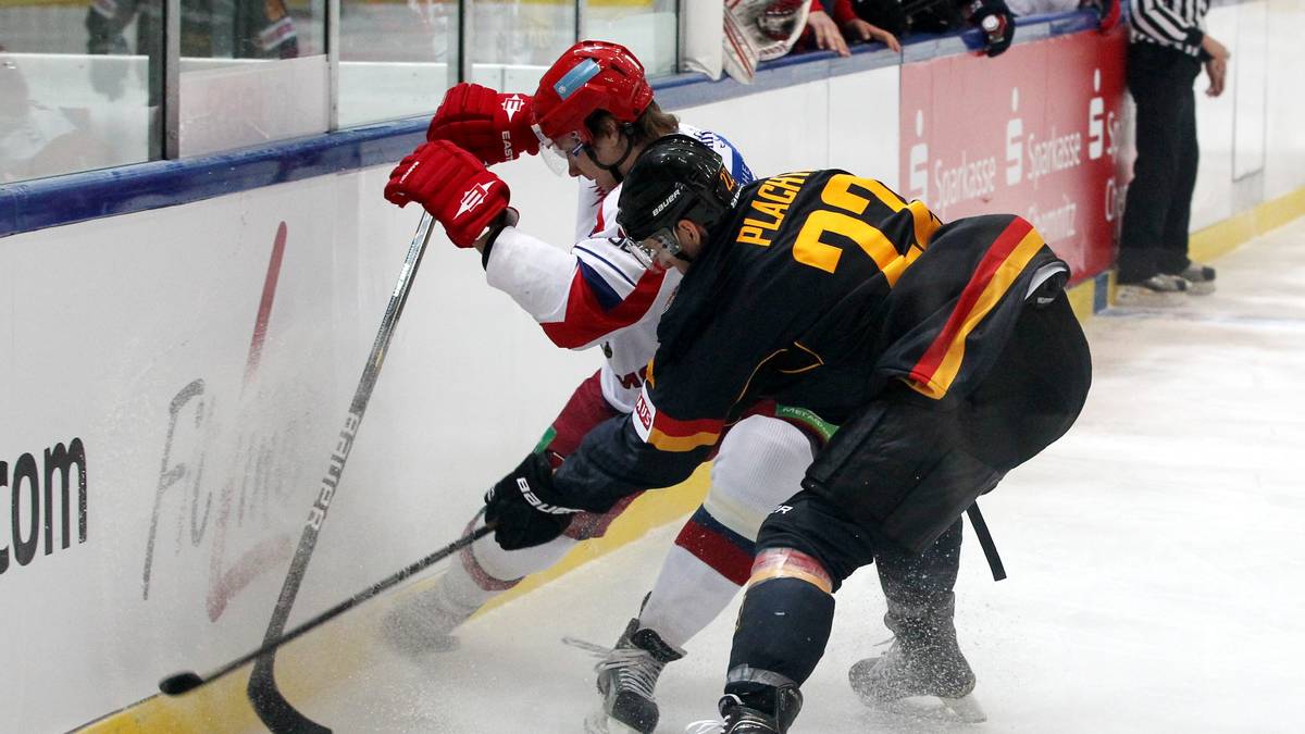 MATTHIAS PLACHTA: Erwarb sich in den DEL-Playoffs den Ruf des Aufholjägers. War maßgeblich daran beteiligt, dass die Adler Mannheim mehrfach einen 0:3-Rückstand drehten 