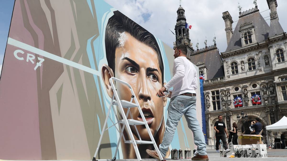 Weltfußballer, Sexsymbol und Wohltäter: Cristiano Ronaldo polarisiert. Der Superstar von Real Madrid gehört zu den schillerndsten Fußballern der Welt