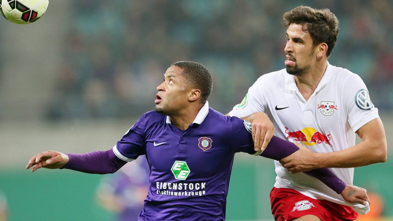 Derbyzeit zum Zweitliga-Auftakt