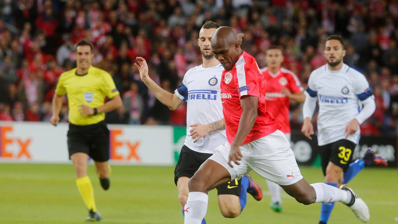 Inter verspielt Sieg und fliegt raus