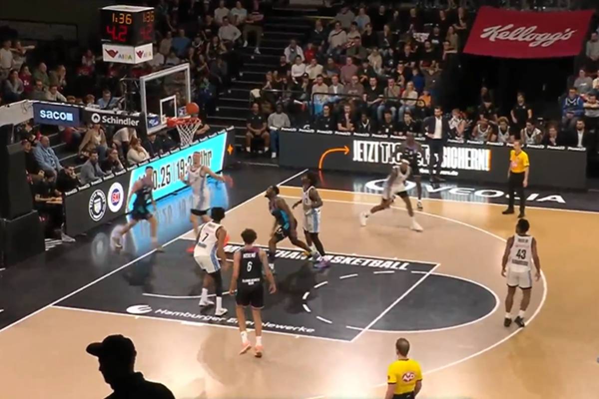  Veolia Towers Hamburg - Telekom Baskets Bonn