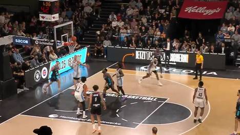 Die BBL-Highlights der Partie Veolia Towers Hamburg - Telekom Baskets Bonn im Video. 