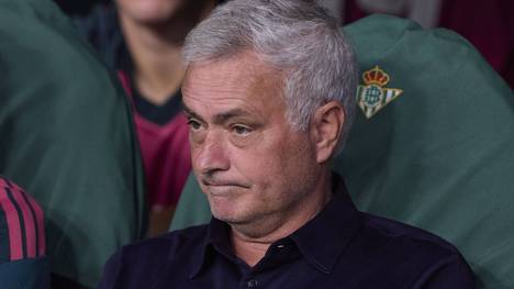 Real Madrid hat am vierten Spieltag die erste Niederlage einstecken müssen. Cheftrainer José Mourinho wirkt nach der Partie angefressen. Sein Team hätte gegen Real Betis auf jeden Fall gewinnen müssen.