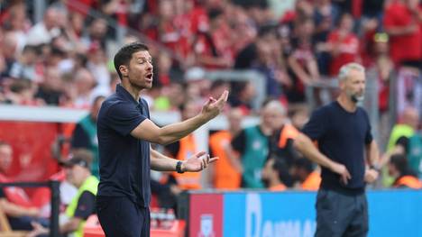 Macht Trainer Xabi Alonso Bayer Leverkusen zum Titelfavorit der Bundesliga und ärgert somit Titelanwärter Bayern München?