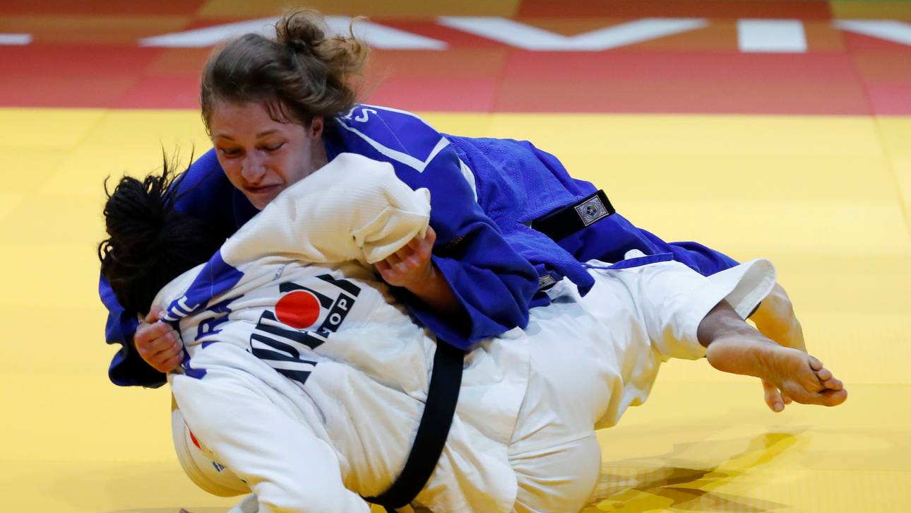 Stoll ist Sportlerin des Monats