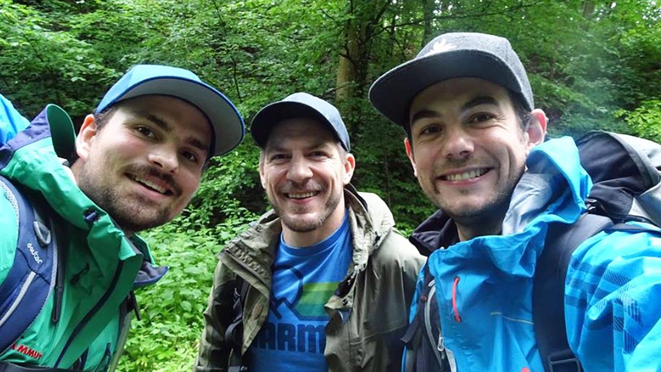 DEL-Cracks auf Tour über die Alpen