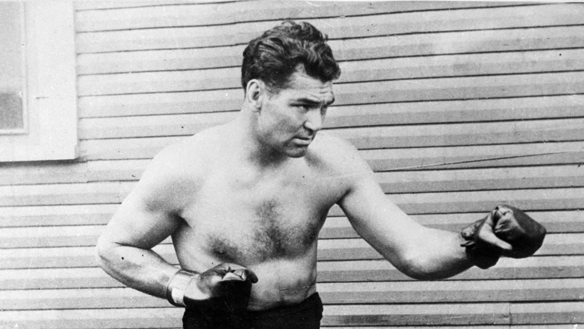PLATZ 11 - JACK DEMPSEY: Eine frühe Legende des Sports, Weltmeister von 1919 bis 1926. Eine populäre Ikone und der erste Boxer, der mit seinen Kämpfen für Millionen-Dollar-Einnahmen sorgte