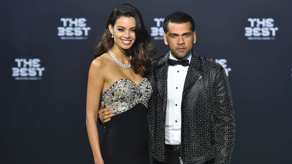Dani Alves (r.) hat Freundin Joana Sanz mitgebracht