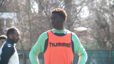 Karim Coulibaly ist ein Toptalent von Werder Bremen. Der Innenverteidiger könnte Werder im Sommer einen Geldregen einbringen.