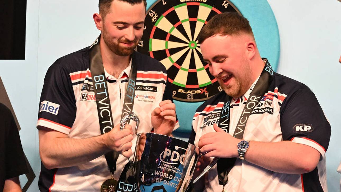 Luke Littler (r.) und Luke Humphries haben die Team-WM gewonnen