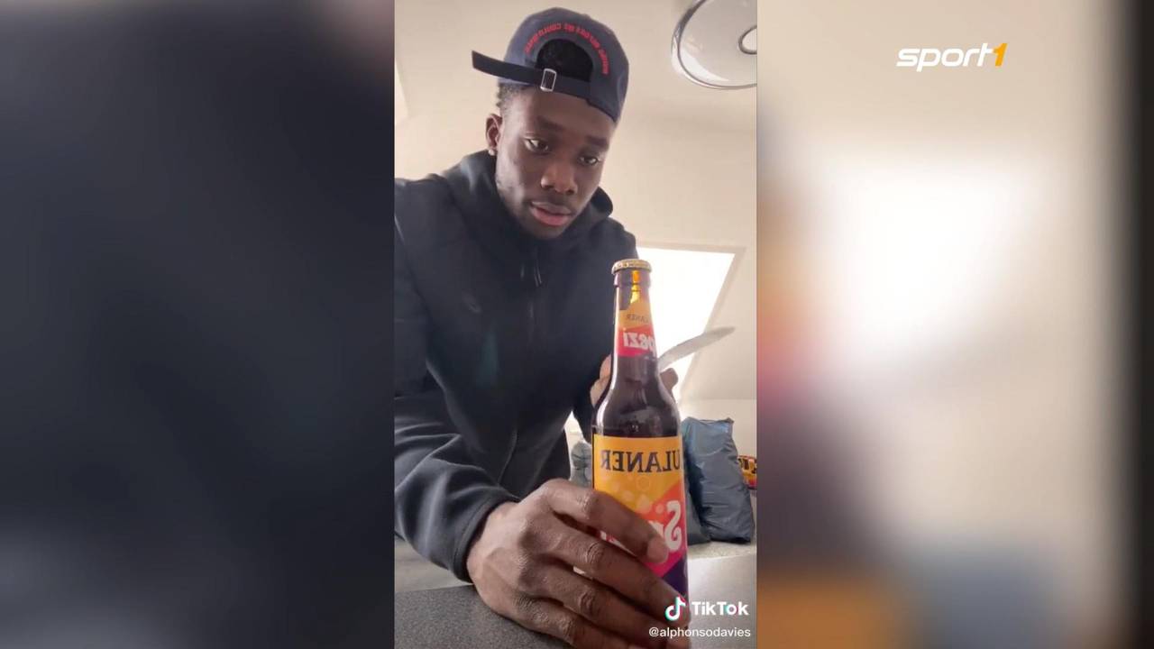 Unfassbar! Alphonso Davies zeigt verrückten Flaschentrick