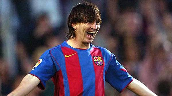 Der Beginn einer großen Laufbahn: Am 16. Oktober 2004 gibt er als Einwechselspieler gegen Espanyol Barcelona sein Ligadebüt für Barca