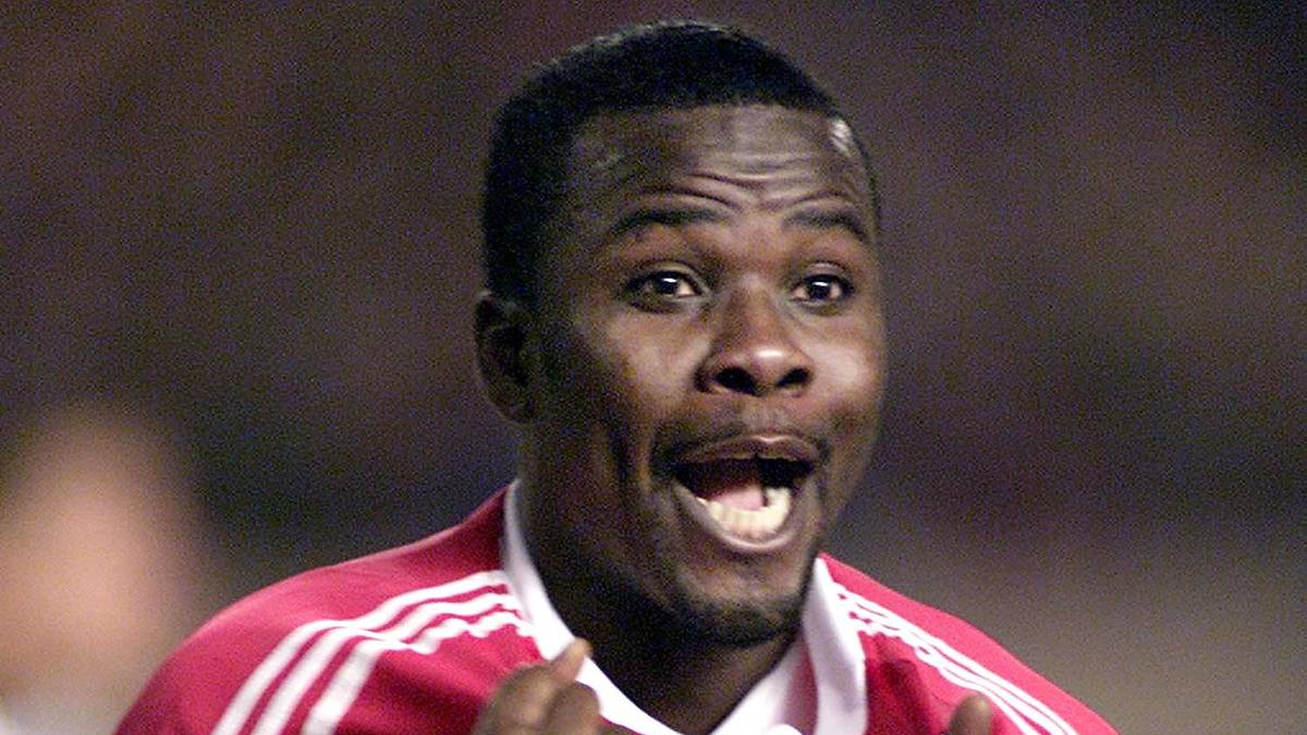 Zuletzt war Kuffour in seiner Heimat Ghana aktiv, wo er 2010 nach einer fast zweijährigen Pause noch einmal die Fussballschuhe für Asante Kotoko schnürte 