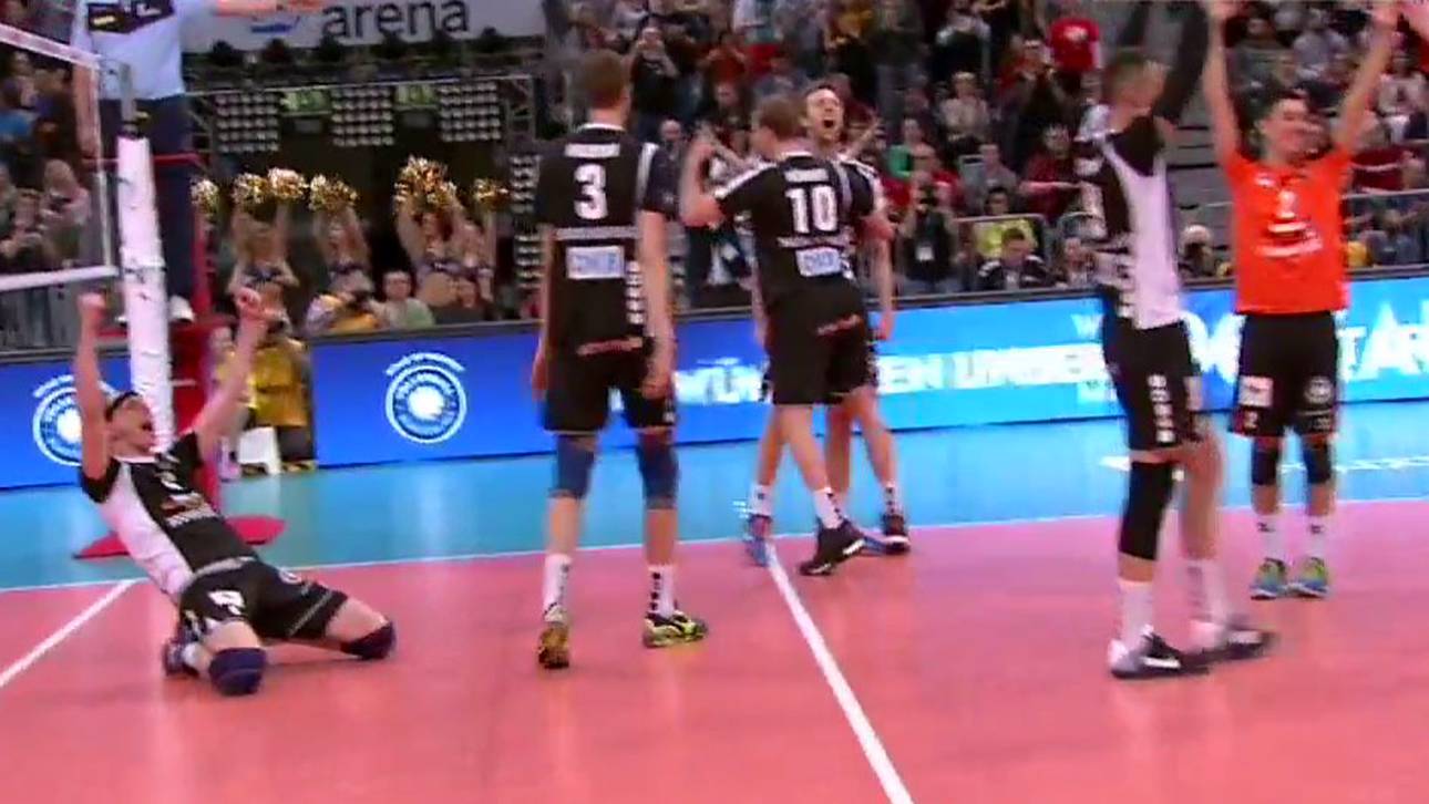 Berlin besiegt Pokalfluch gegen Bühl