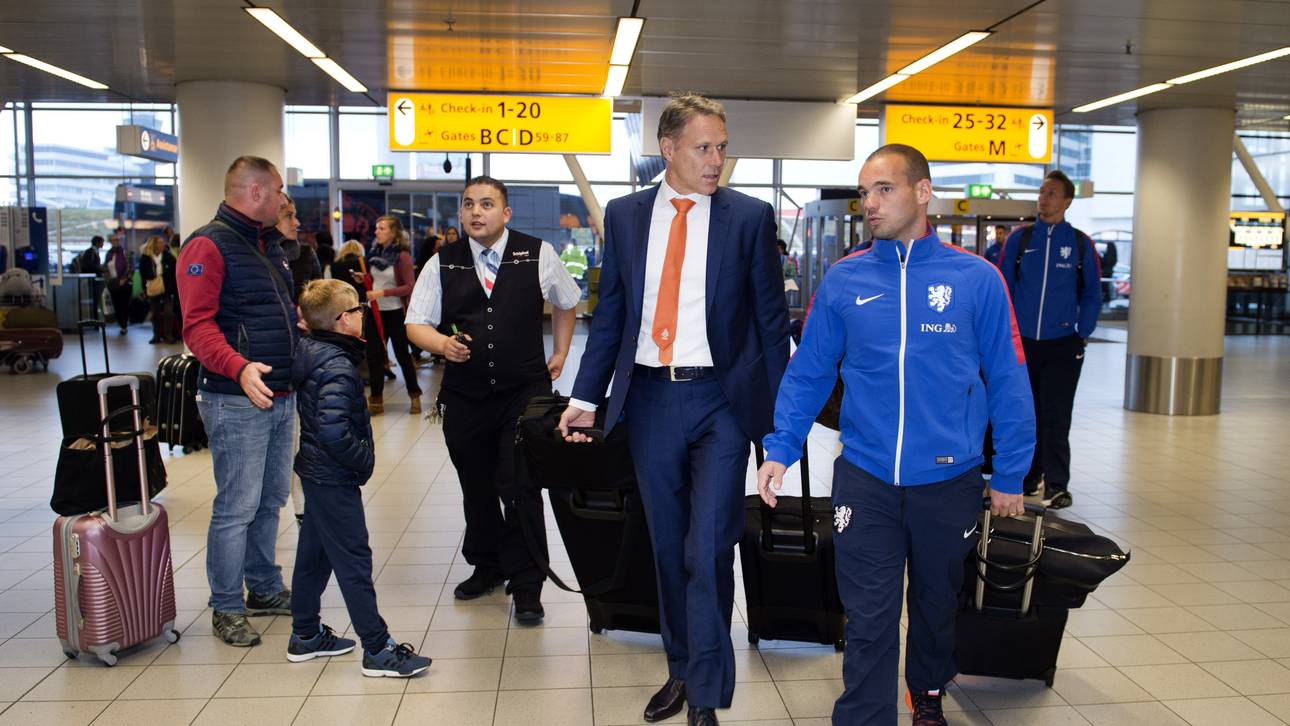 Elftal sicher in Amsterdam gelandet