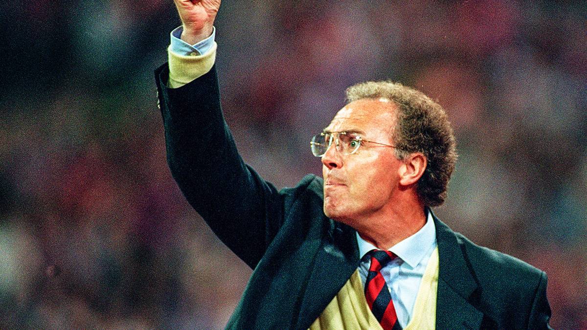 Am Ende der Saison kommt Beckenbauer auf nur vier Spiele, sorgt letztendlich aber für ein Novum an der Isar...