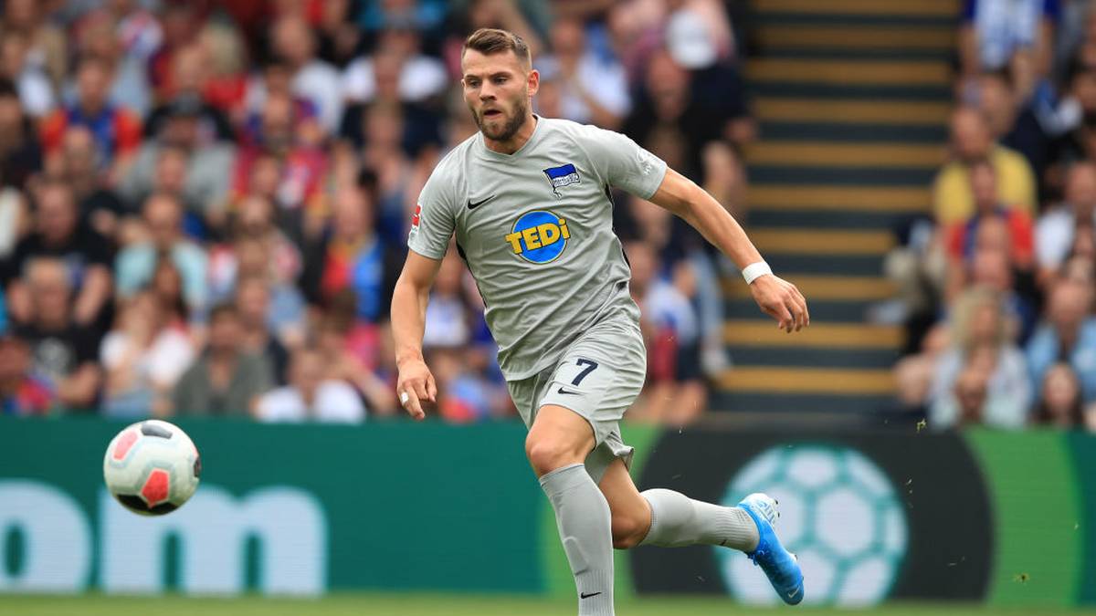 HERTHA BSC - EDUARD LÖWEN: Das Kapitel Hertha ist für Löwen schon wieder vorbei - zumindest bis Saisonende. Die sieben Millionen rentierten sich für Hertha kaum. Damit kostete jeder Einsatz von Löwen in der Hinrunde rund eine Millionen für die Berliner. Anfang Januar ging Löwen per Leihe nach Augsburg