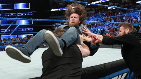Daniel Bryan musste bei WWE SmackDown Prügel einstecken