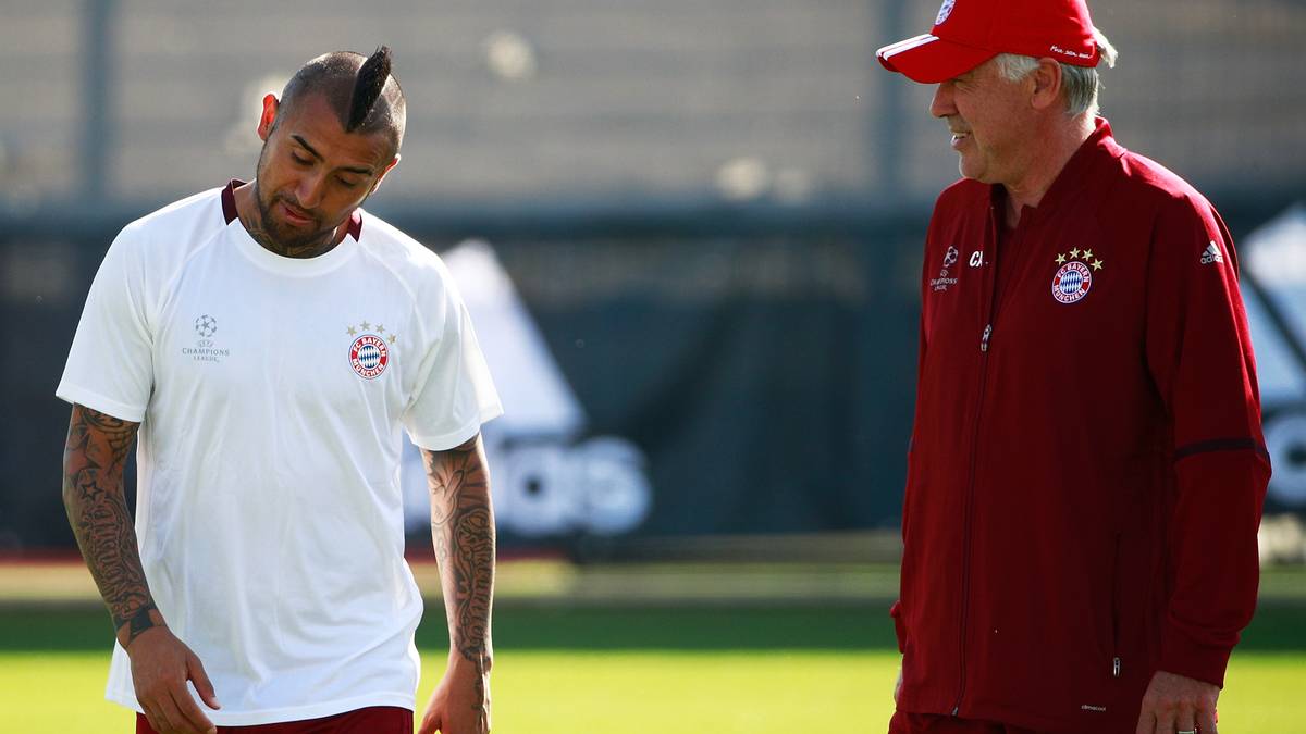 CARLO ANCELOTTI: Mit dem Italiener kam ein ganz anderer Trainertyp, nach drei Jahren Vollgas unter Guardiola genossen die Spieler zunächst die lockere Art, im zweiten Jahr ging es dann rasch zu Ende
