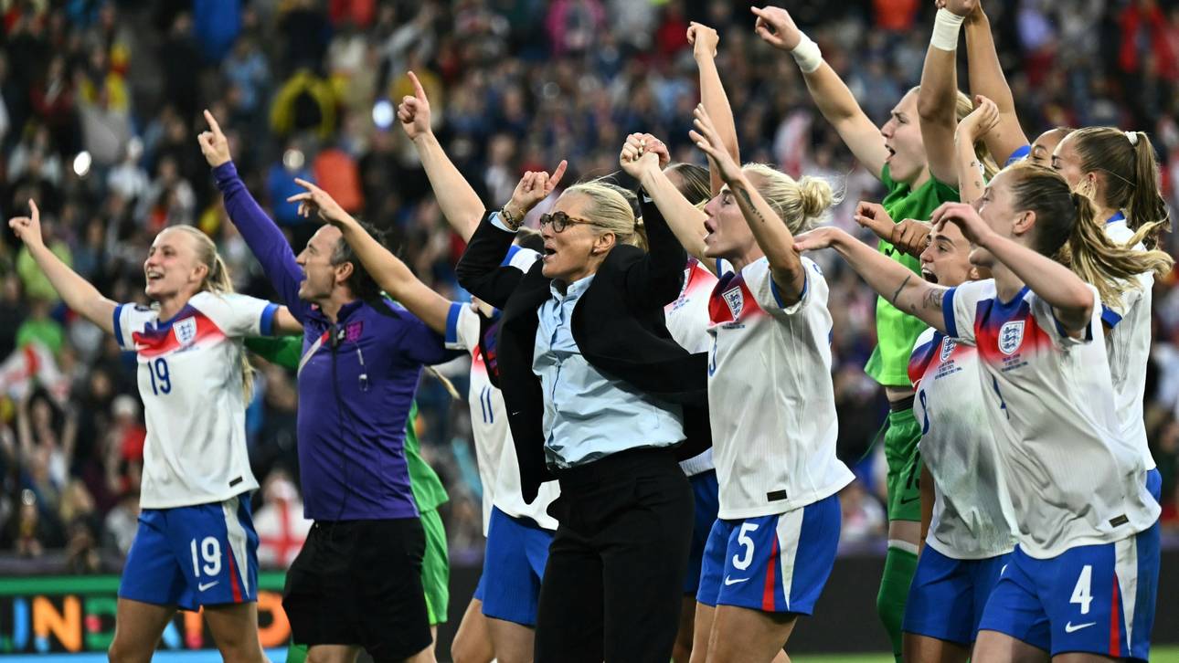 Englands EM-Heldinnen empfangen