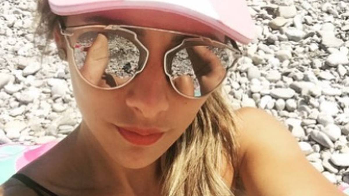 Carolina Santana fühlt sich am Strand am wohlsten. Kein Wunder, durch die Adern der Freudin von Rafinha fließt wie beim Bayern-Verteidiger brasilianisches Blut